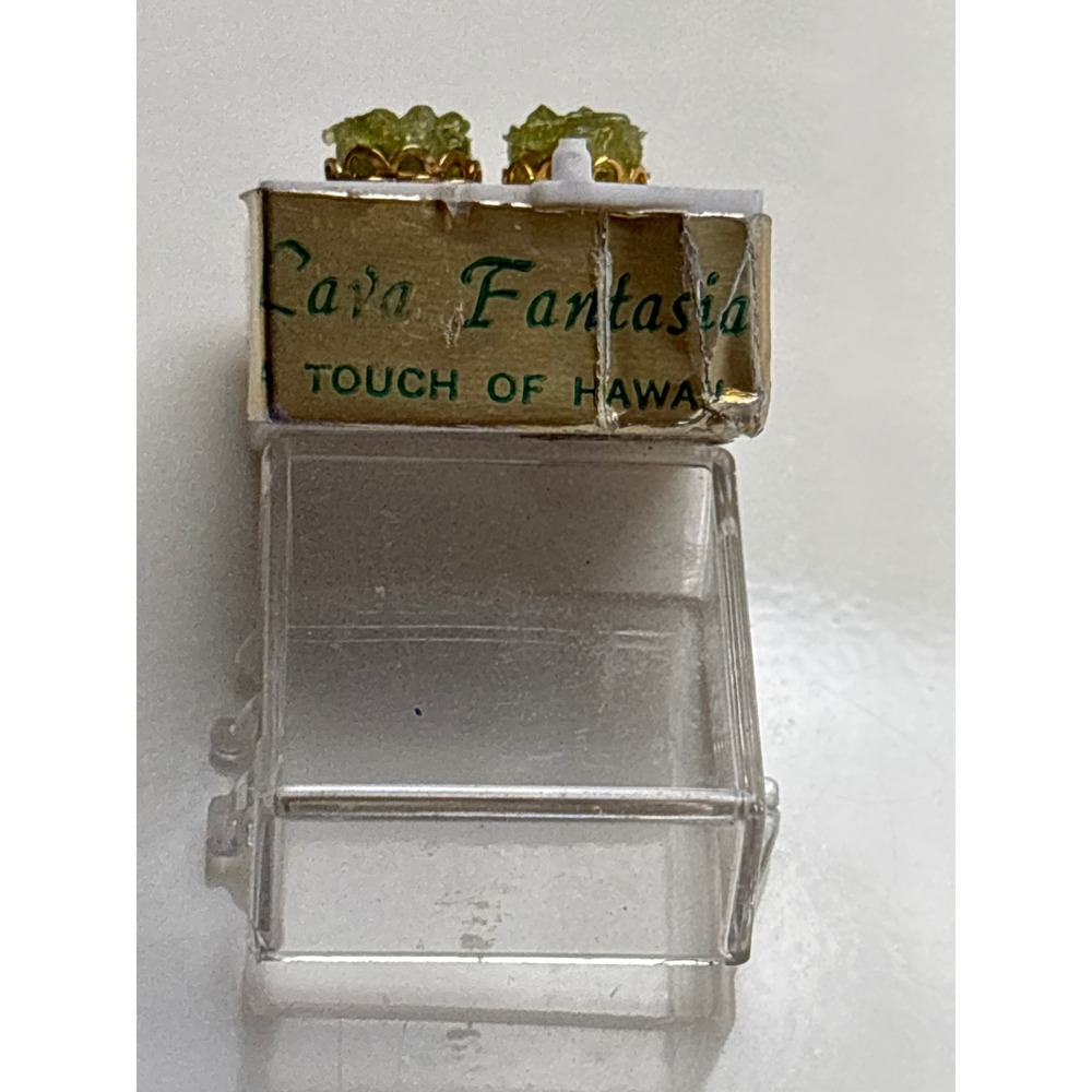 Vintage Fantasia Pacific Lava Fantasia Olivine 14K Gold Post Stud Earrings - Picture 5 of 5